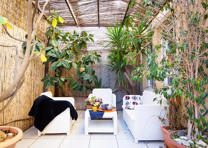 Casa Con Gran Patio Privado